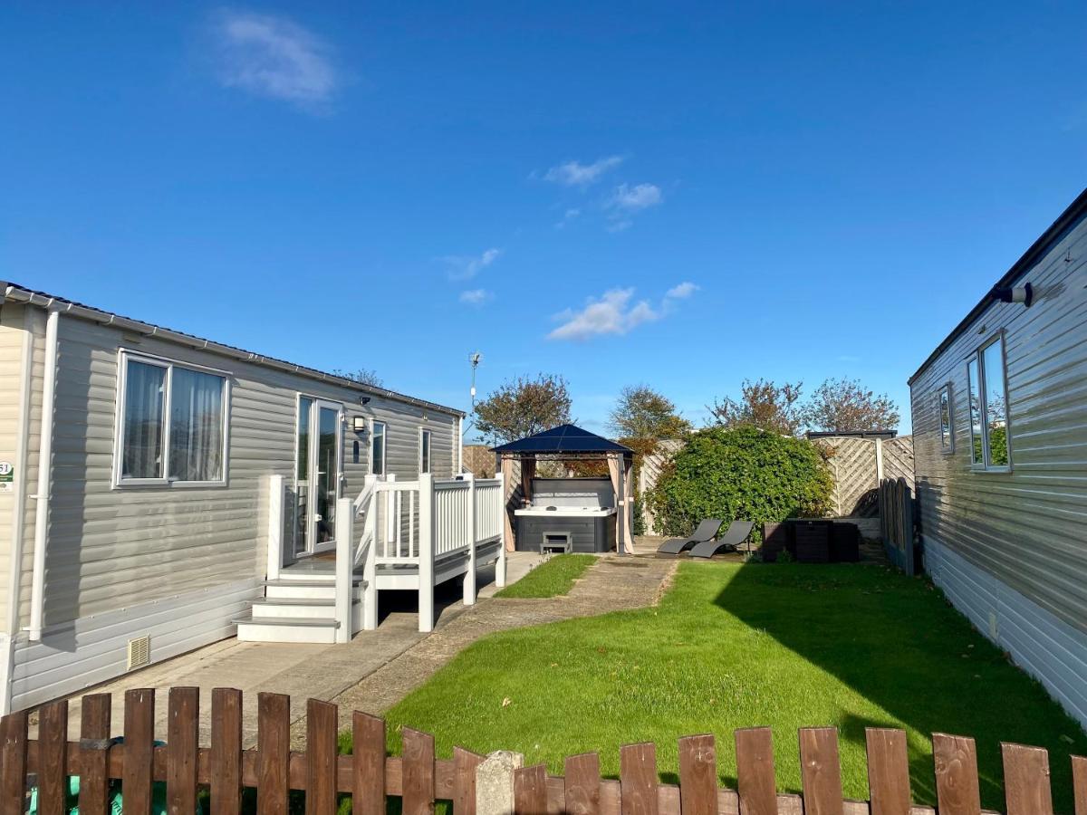 Hot Tub. Countryside. Coast. 5* Patrington Haven Leisure Park, East Yorkshire Villa Eksteriør bilde